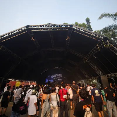 Pestapora 2024, day 3: crowd. Photograph 4 of 106 from Pestapora 2024, 2024-09-22 at Gambir Expo