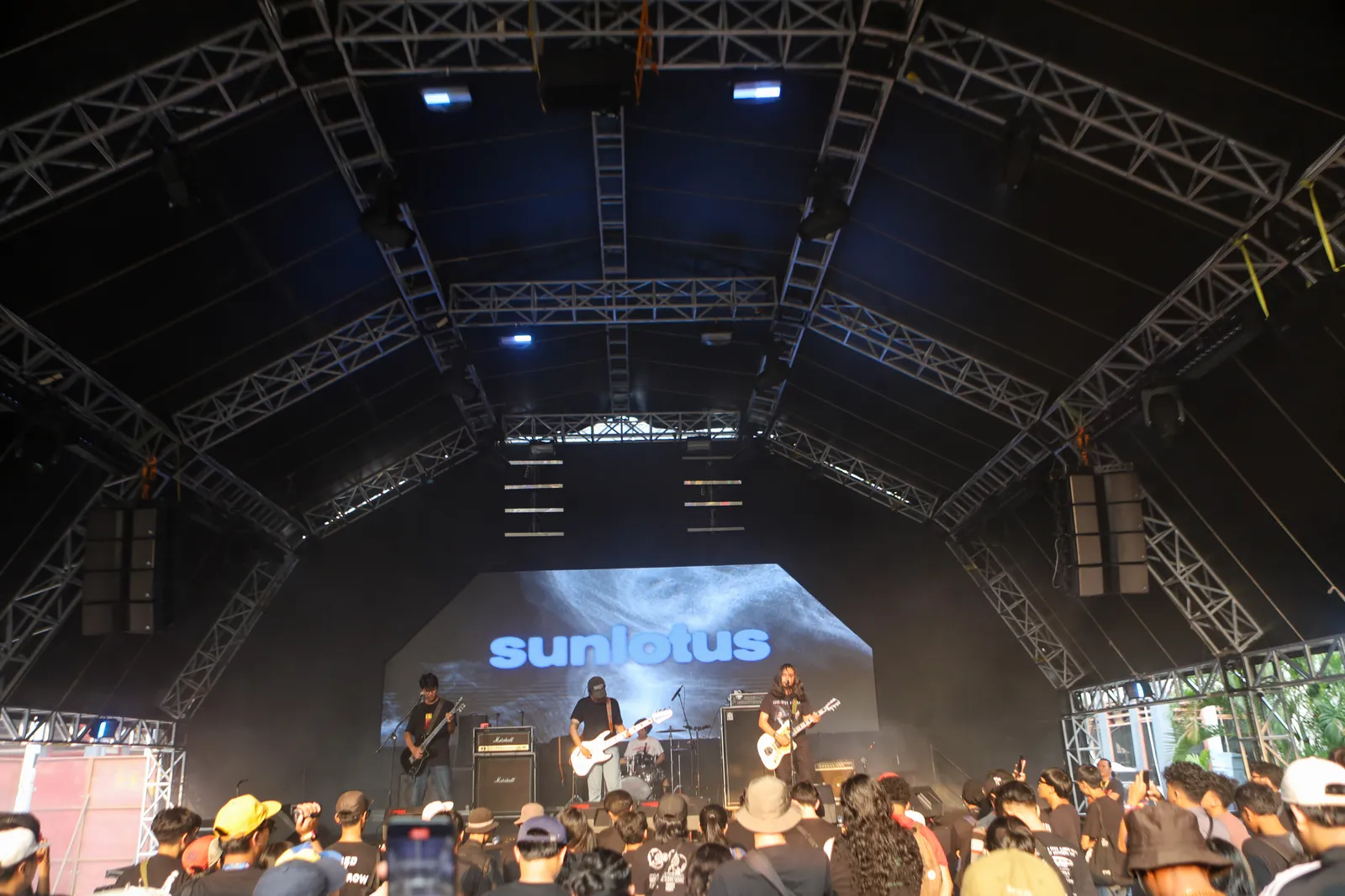 Pestapora 2024, day 3: Sunlotus. Photograph 11 of 106 from Pestapora 2024, 2024-09-22 at Gambir Expo